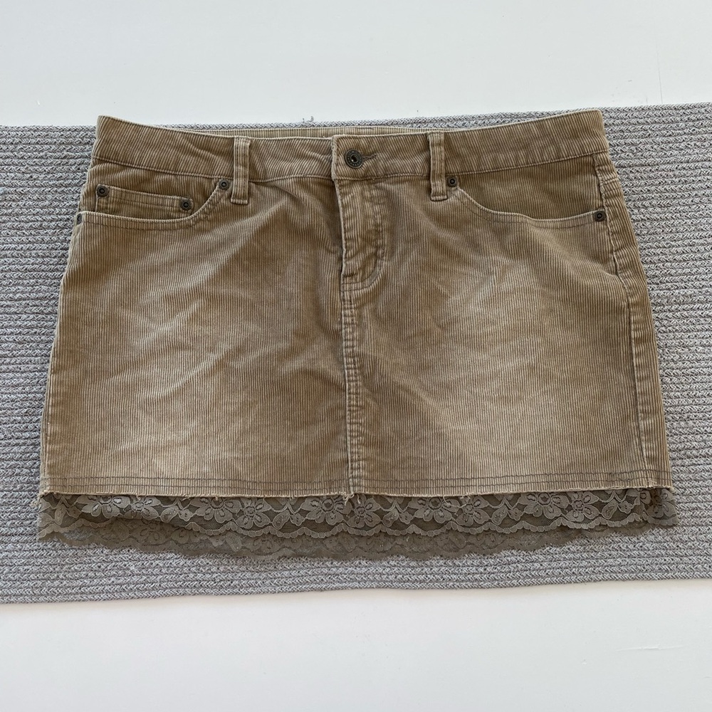 Vintage YMI Y2K Tan Corduroy Lace Trim Mini Skirt Size 13 - Picture 2 of 9